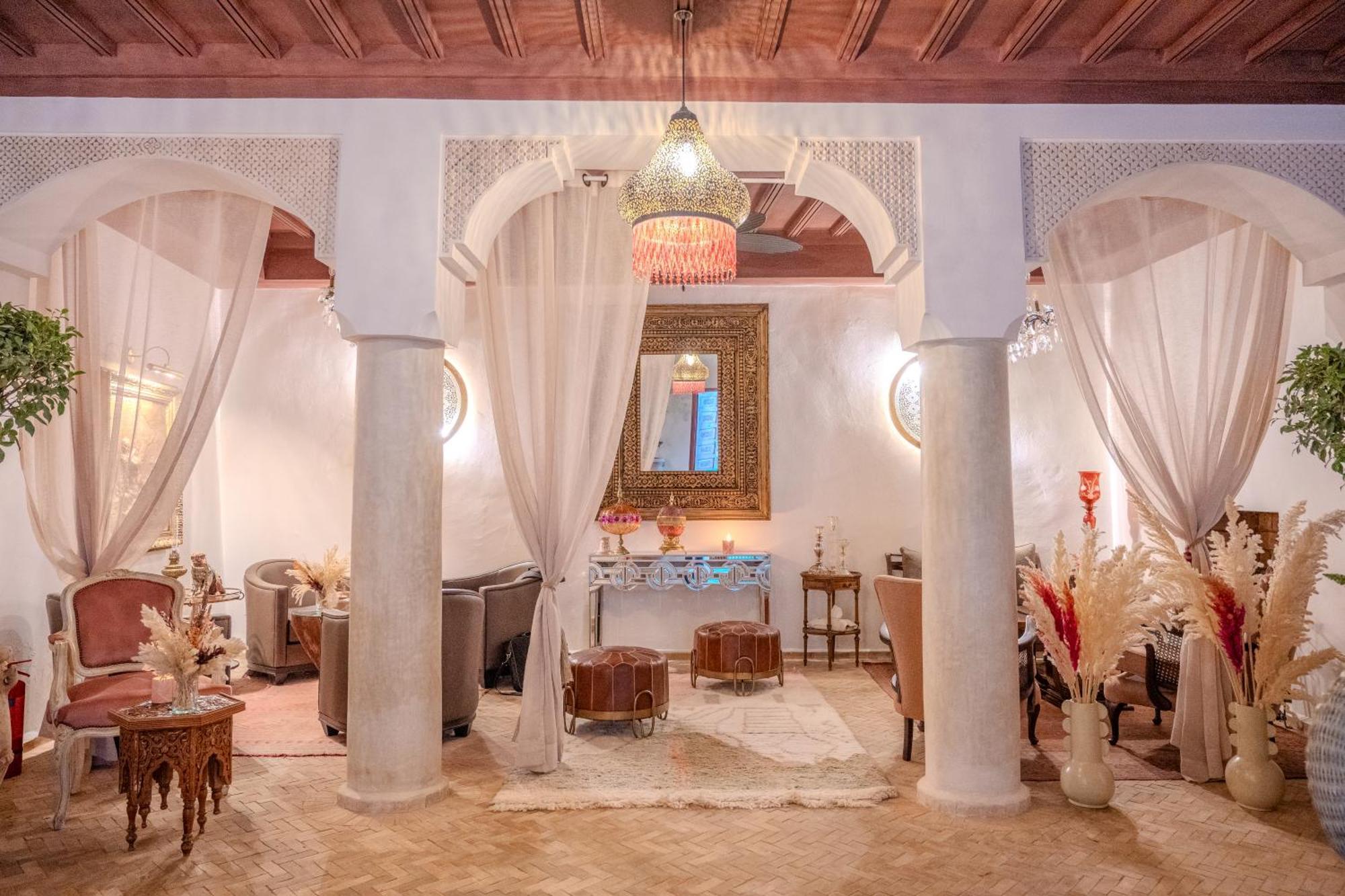 Le Singe Rose Bed & Breakfast Marakeş Dış mekan fotoğraf