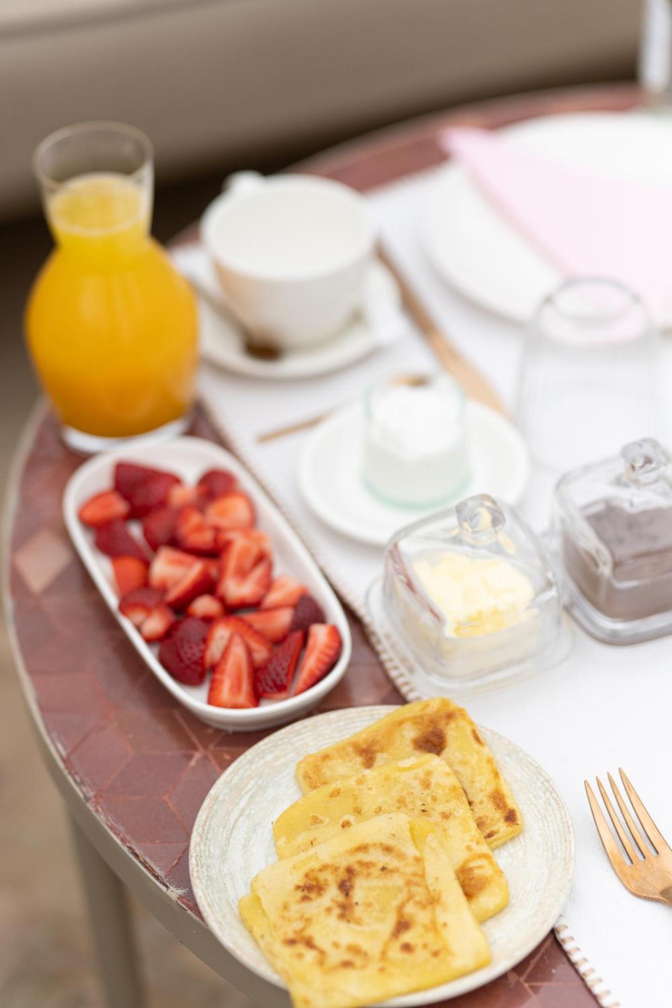 Le Singe Rose Bed & Breakfast Marakeş Dış mekan fotoğraf
